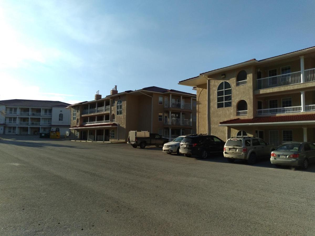 Fairmont Mountain View Villas Фэрмонт-Хот-Спрингс Экстерьер фото