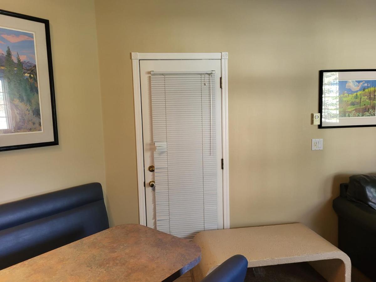 Fairmont Mountain View Villas Фэрмонт-Хот-Спрингс Экстерьер фото